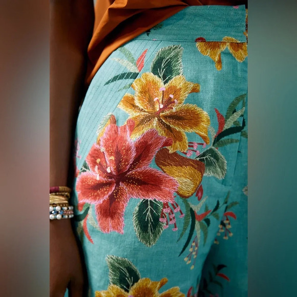 Farm Rio Anthropologie Melanie Bermuda Floral Print Shorts Size XS - Picture 3 of 13